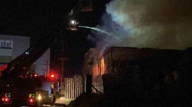 Kocaeli’de Palet Deposunda Yangın Paniği