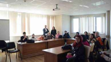 Öğrencilere Zaman Yönetimi Anlatılıyor