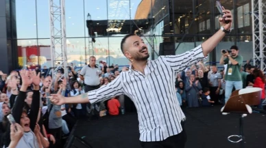 Doğancan Özadlı kitap fuarında sevenleriyle buluştu