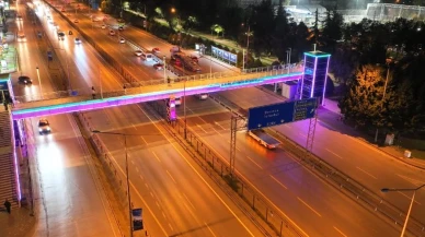 Kocaeli bilişim fuarı renkli ışıklarla süslendi