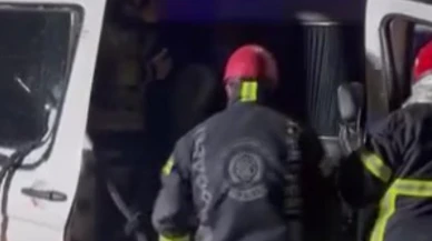 Dilovası’nda tır minibüs çarpıştı