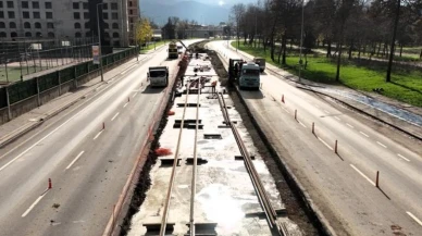 Kartepe tramvay hattında raylar döşenmeye başladı
