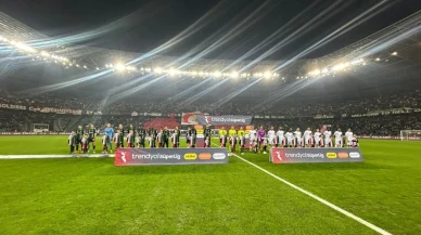 Kocaeli Stadyumu’nda kadına şiddet protestosu yapıldı