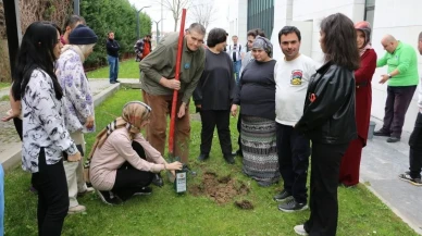 Sakarya Büyükşehir Belediyesi Engelsiz Hobi Kursları öğrencileri 21-26 Mart Orman Haftası çerçevesinde Orman Bölge Müdürlüğü’nü ziyaret etti.