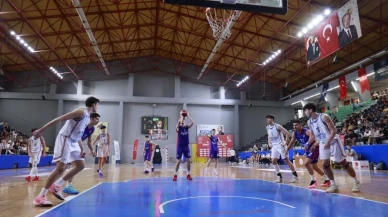 Basketbol U16 Türkiye Şampiyonası'nda Bahçeşehir Koleji zaferle ayrıldı