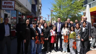 Diyadin'de 19 Mayıs coşkusu: Gençler geleneksel oyunlarla buluştu