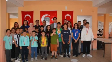 Köyceğiz'de Mavi Yeşil Okullar Projesi kapsamında düzenlenen satranç turnuvası coşku içinde tamamlandı