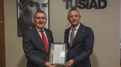Özgür Özel, TÜSİAD ziyaretinde demokrasi ve adalet taleplerini iletti; Beyazıt'ta miting çağrısı yaptı