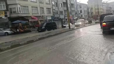 Boyabat'ta sağanak yağış: Seli beraberinde getirdi