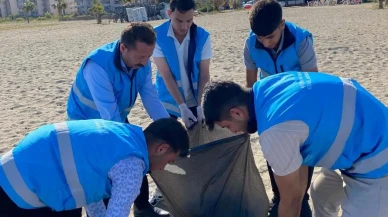 Anamur'da gençlerden örnek çevre bilinci: 'Ekibini kur, iyilikle dönüştür' projesiyle sahil temizliği