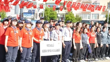 19 Mayıs Kocaeli'nde coşkuyla kutlandı: Milyonlarca genç Atatürk'ü anlattı