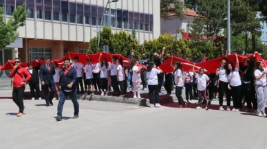 Çankırı'da 19 Mayıs coşkusu! Gençler bayraklarla yürüdü, güzergahı merak edilen yürüyüş...