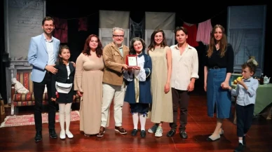 Menteşe Belediye Tiyatrosu, Uluslararası Shakespeare Festivali'nde 'Juliet ve Romeo' ile sahne aldı