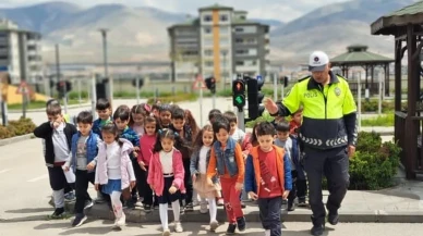 Niğde'de 406 öğrenciye trafik eğitimi: Çocuklar geleceğin güvenli sürücüleri oluyor