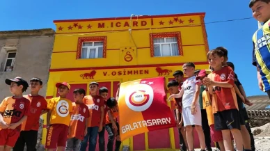 Galatasaraylı taraftar Osimhen ve Icardi'yi evine işledi