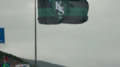 Kocaelispor'un Süper Lig zaferi, dev bayrakla kutlandı: 840 metrelik gurur sembolü dalgalanıyor