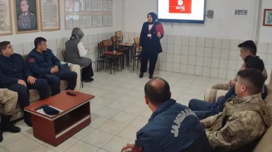 Demirözü Jandarma Komutanlığı'na kadına yönelik şiddetle mücadele eğitimi verildi