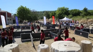 Muğla'da Aile Yılı etkinlikleri kapsamında Stratonikeia Antik Kenti'nde nefes kesen labirent oryantiring yarışı