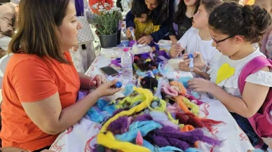 Gölcük'te anneler günü coşkusu: Çocuklar hediyelerini anne sevgisiyle süslediler!