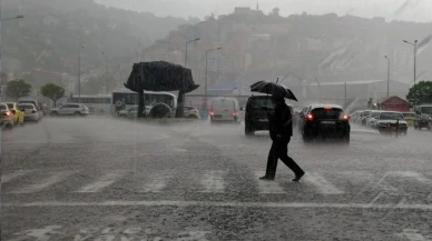 Kentleşme sorunları ve geçmiş hatıralar: Sağanak yağmur İzmit'i yeniden hatırlattı