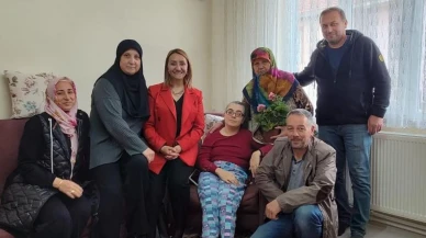 Başkan Tekin, Anneler Günü'nde özel ihtiyaç çocukları olan annelerle buluştu: Duygusal anlar yaşandı