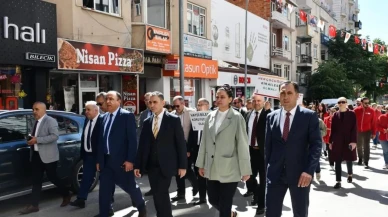 Bilecik'te 'Aile Yılı' coşkusu! 'Aile Yürüyüşü'nde güçlü aile mesajı verildi
