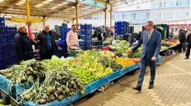 Havran Kaymakamı Enver Özderin'den Cuma Pazarı ziyareti: Esnaf ve vatandaşlarla buluştu