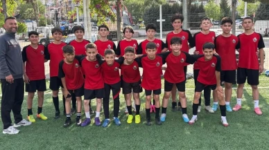 Bilecik U-13 Takımı, Vezirhaspor'u 7-2 ile geçerek lige hazır! Antrenör Memiş'ten iddialı açıklamalar