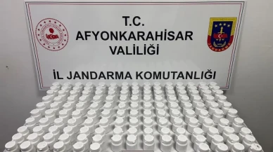 Afyonkarahisar'da jandarma, uyuşturucu operasyonunda 8 bin 120 hap ele geçirip 4 kişiyi gözaltına aldı