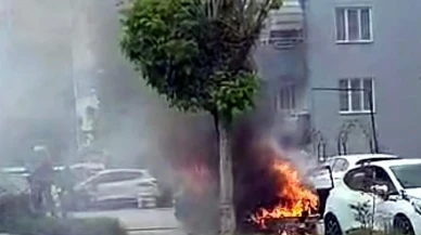 Bursa'da otomobil alev aldı: Sürücü zamanında terk etti
