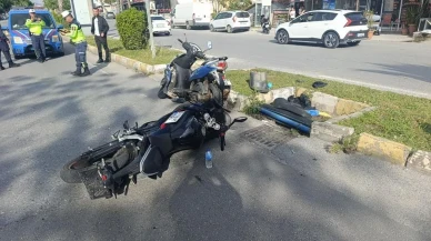 Antalya Manavgat'ta motosiklet kazası: Yaya geçidinde dönmeye çalışırken kaza yaptı