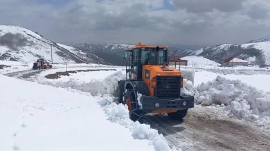 Mayıs Ayında karla mücadele: Bayburt'ta kış manzaraları