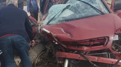 Otomobil kamyonla çarpıştı: 14 yaşındaki sürücü hayatını kaybetti
