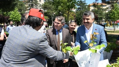 Yıldırım'da 'Ailemiz Geleceğimiz' yürüyüşüyle aile değerlerine vurguda bulunuldu