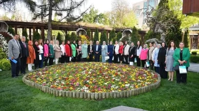 Başkan Büyükkılıç, kadın muhtarlara anneler günü sürpriziyle gövde gösterisi yaptı