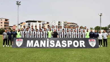 Manisaspor, şampiyonluk kupasını kaldırdı: Büyük coşku yaşandı