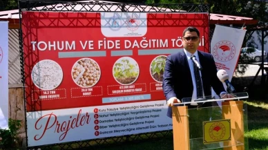 Erzincan'da Dünya Çiftçiler Günü’nde 473 bin domates fidesi dağıtıldı
