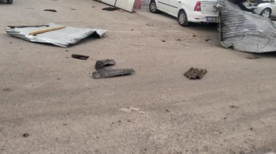 Kars'ta şiddetli rüzgar: Iş yerlerinin çatısı uçtu