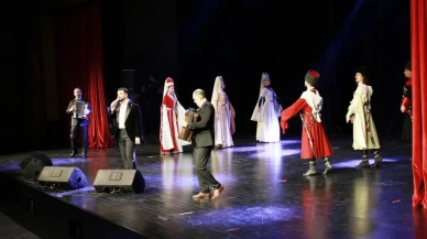 Mersin'de Çerkes rüzgarı: Nahush Kerim ve Aşemez Khafakue Grup'un unutulmaz performansı