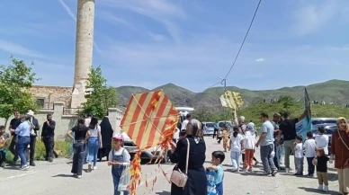 Elazığ'da unutulmaz anma: Vefat eden oğlu için uçurtma şenliği düzenlendi