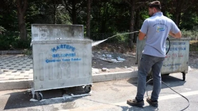 Kartepe Belediyesi konteynerleri özel araçlarla temizliyor