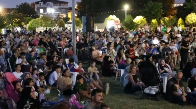 Kartepe Belediyesi açık hava sineması başladı