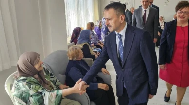 Kocaeli protokolü bayramda huzurevi sakinlerini ziyaret etti
