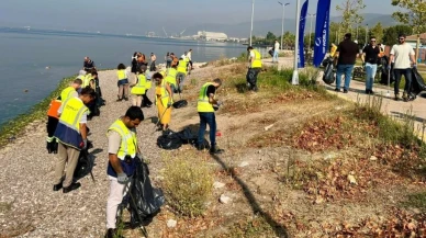 Körfez belediyesi sahilde 70 kilo atık topladı