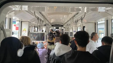 Kocaeli tramvayında arıza yolcuları etkiledi