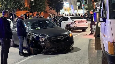 Çayırova'da alkollü sürücü çok sayıda araca çarptı