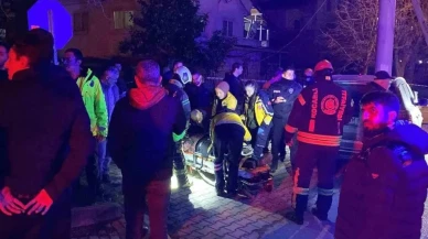 Kocaeli’de araç direğe çarptı sürücü yaralandı