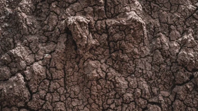 İzmitKandıra yolunda heyelan trafiği etkiledi