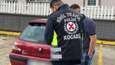 Kocaeli’de düğün konvoyundaki araç trafikten men edildi
