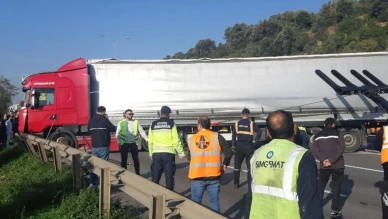 Kocaeli Tem otoyolunda tır karşı şeride geçti